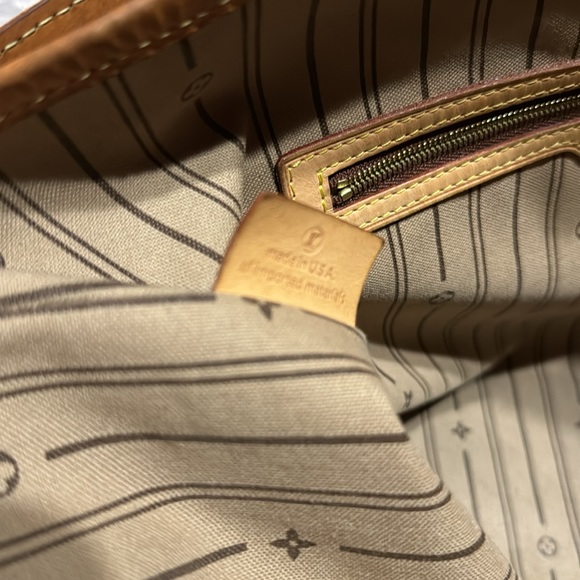 Authentic Louis Vuitton Graceful PM - Picture 6 of 17